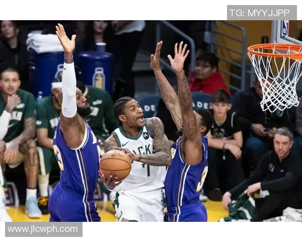 湖人对决雄鹿精彩赛事回顾22日篮球盛宴不容错过 湖人对决雄鹿精彩赛事回顾22日篮球盛宴不容错过