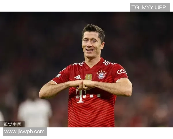 莱万重返德甲对决旧主拜仁球迷怒斥其背叛与忘恩负义