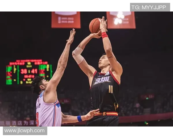 CBA精彩对决上海队与新疆队全场比赛录像回放分析与精彩瞬间汇总